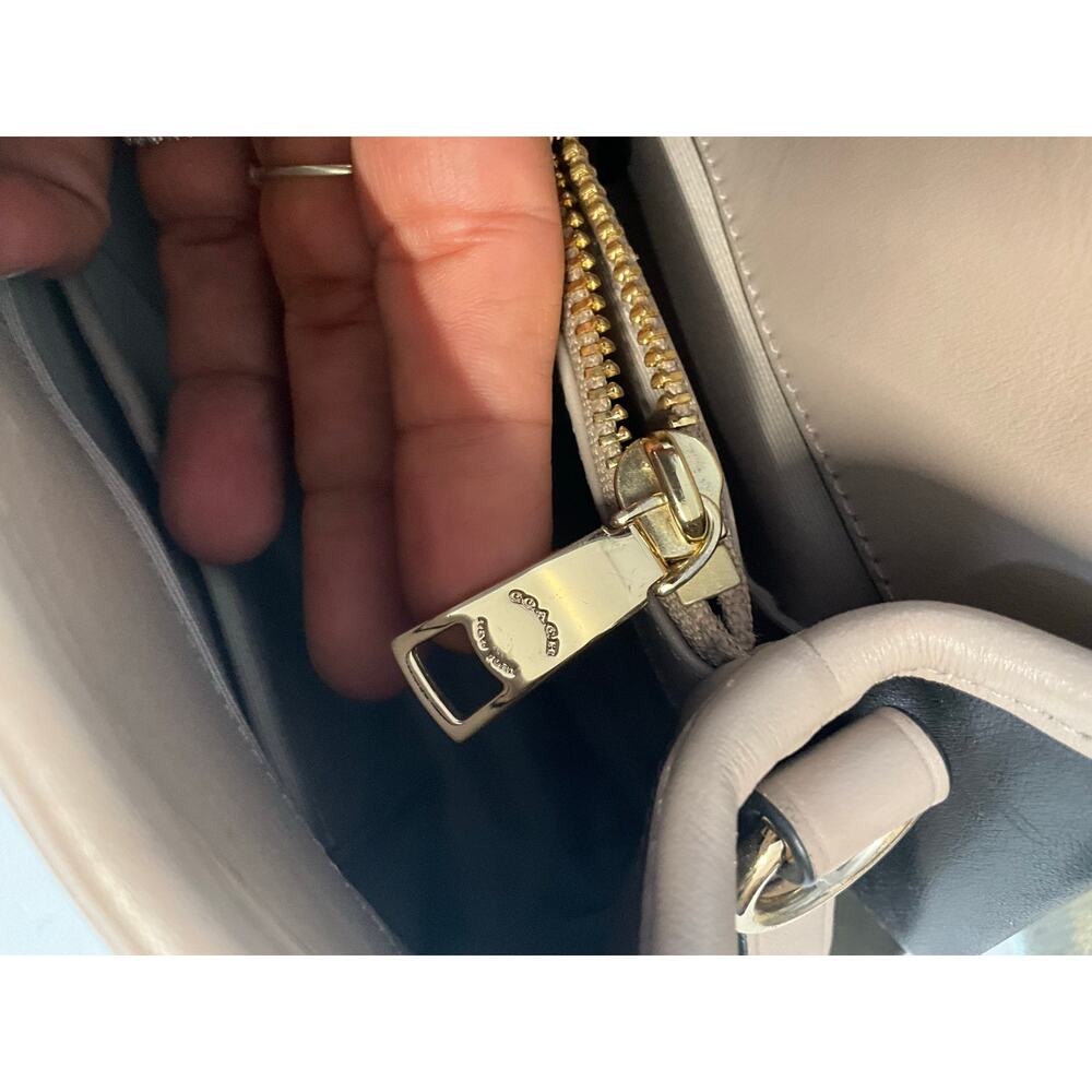 COACH SMALL MARGOT CARRYALL IN QUILTED COLORBLOCK LEATHER - Picture 9 of 11